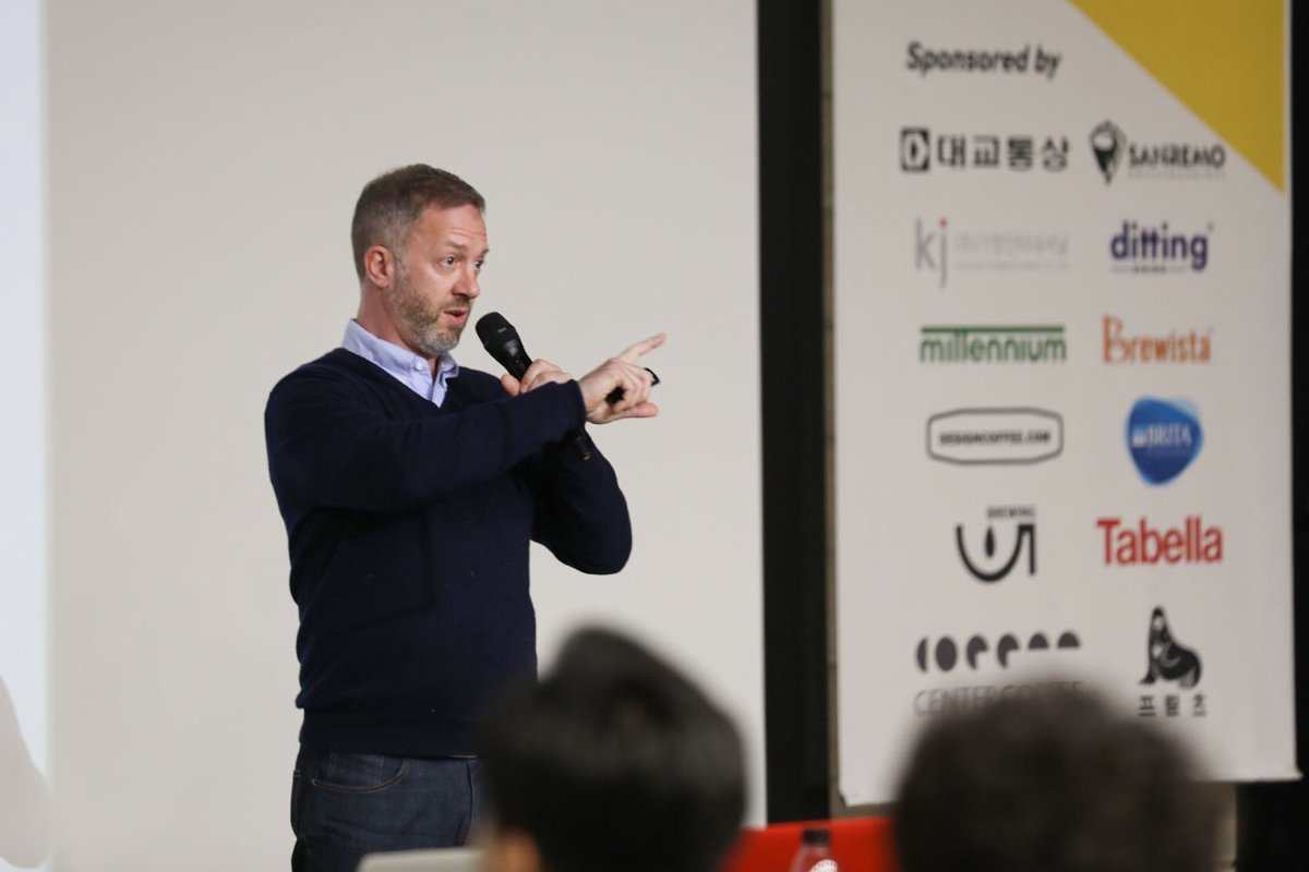 SpecialtyCoffee's tweet photo. 🇰🇷Last week, nearly 200 Authorized SCA Trainers (AST) participated in #SCAKorea's Barista Skills AST Calibration event with Benjamin Townsend, Barista Skills Lead Content Creator of #SCAEducation.
⠀
Learn more about the AST program: https://t.co/BqLh0jnvcu https://t.co/91eZopgJe8