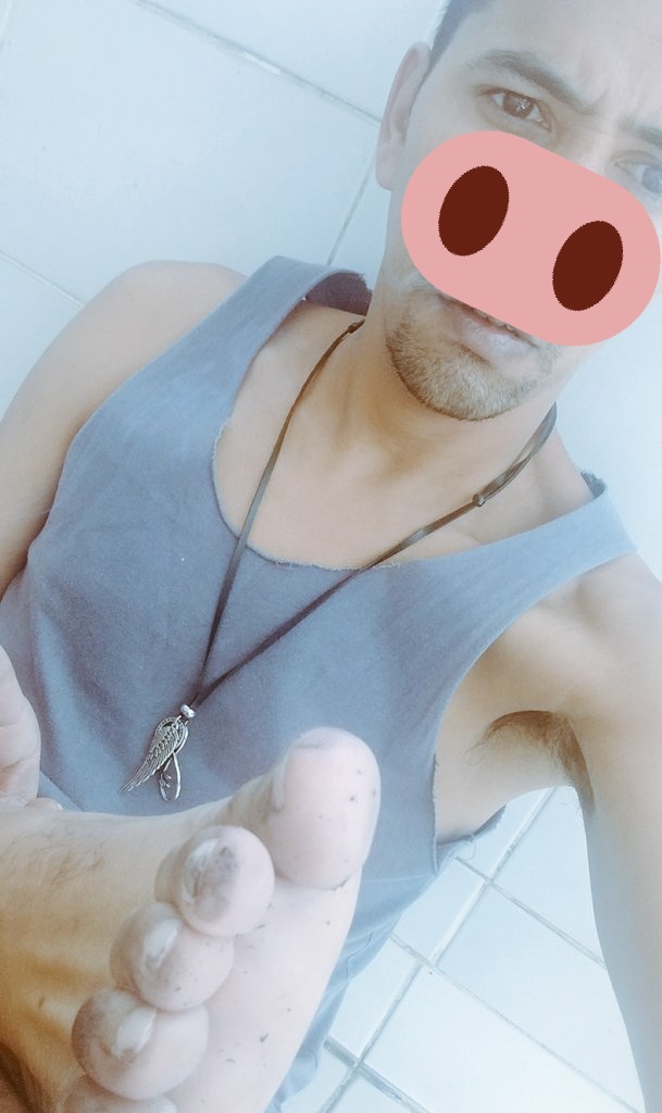 pigguy86's tweet photo. Realizando o fetiche de um seguidor
#gurizaomaloka #foot #pig #oink #semcueca #fetiche https://t.co/79if3jyI29