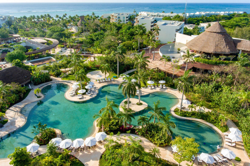 Enjoy our exclusive Unlimited-Luxury® concept since your first moments at Secrets Akumal Riviera Maya, check out the inclusions here -&gt; bit.ly/UnlimitedLux