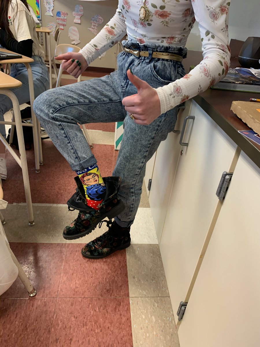 EllermanBridget's tweet photo. Student walked into her WWII assessment with style and confidence #rosietheriveter @BBuda2 https://t.co/QKbGHGtpm9