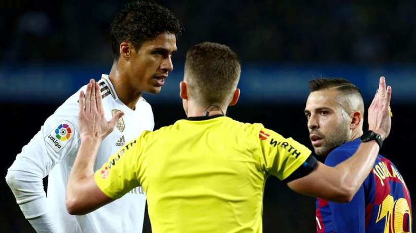 When it comes to a worldwide global audience, there is absolutely nothing to compare with #ElClasico … Vokkero by VOGO is always on the pitch to support the referees decisions in the best soccer games. #referee #refereeingcommunication #everywhere #ontheworld #elclasico #vokkero