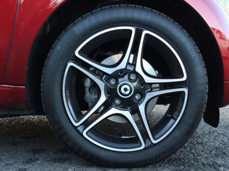 smartRetailG's tweet photo. It’s time for today’s featured smart, a 2018 (68) smart fortwo turbo edition in red.

This smart fortwo has an automatic gearbox and a 0.9L petrol engine. Key features include the panoramic sunroof and black leather upholstery.

For more information on this car, message us. https://t.co/6dBeSYjIB4