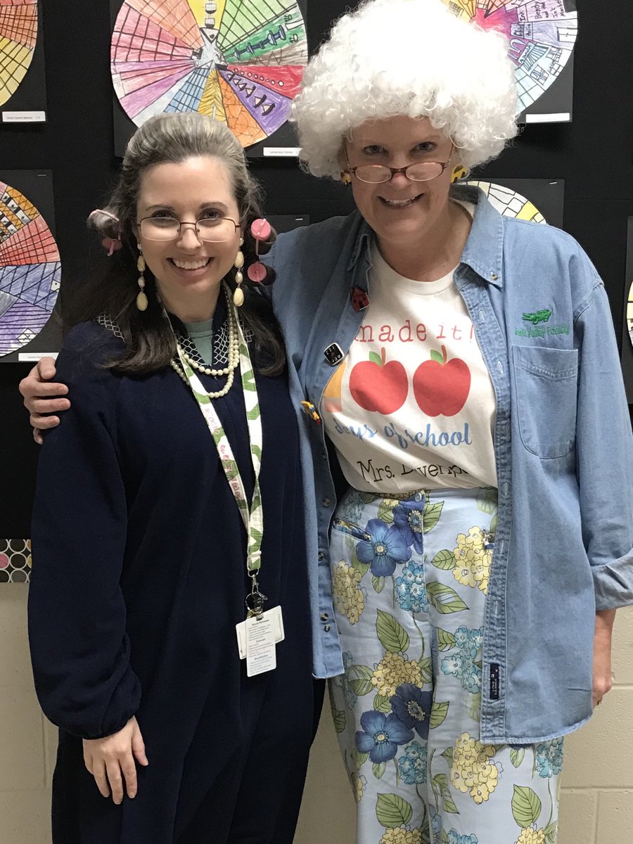 DavenportNbct's tweet photo. We made it to the 100th day of school!! ❤️🐊 #gvpride #gatorstrong #hcs https://t.co/zPDDLmRKkj
