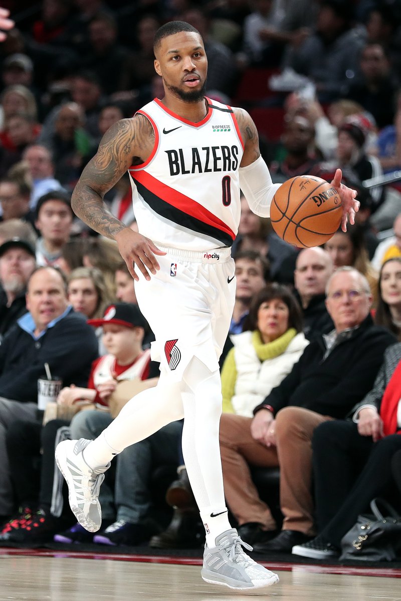 SLAMonline's tweet photo. Is Dame the most clutch player in the League right now? https://t.co/WOUvvKFcRS