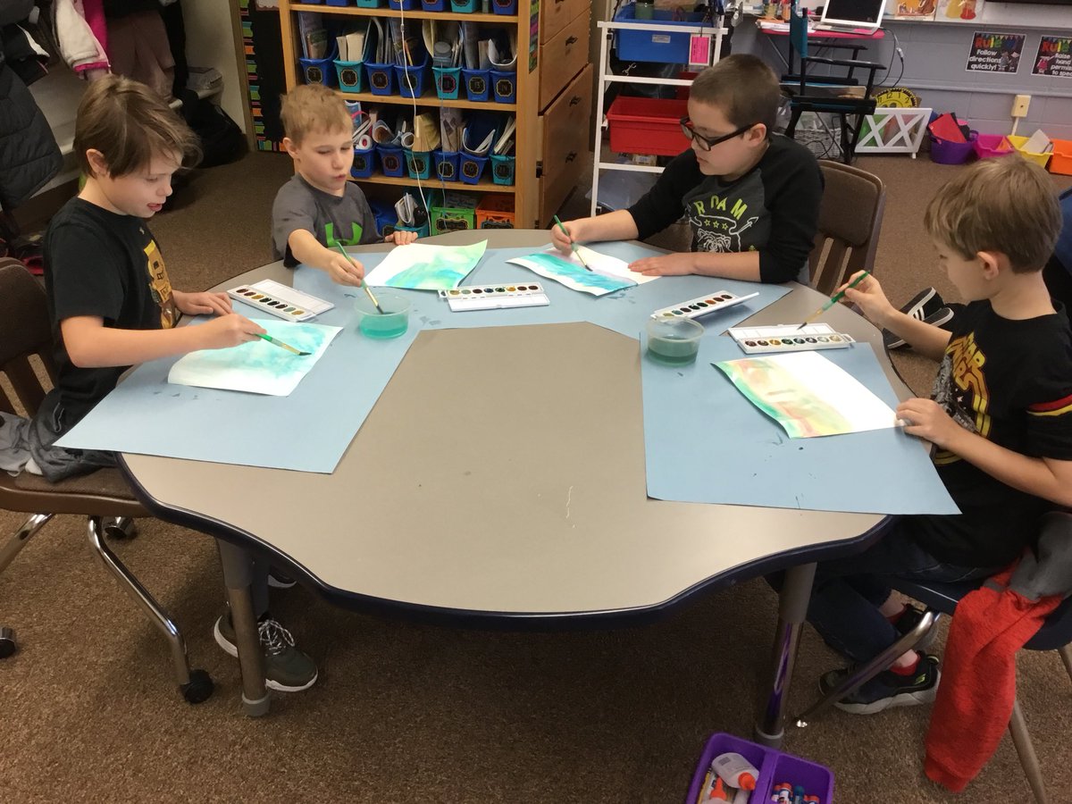 HonkolasClass's tweet photo. We are so excited to have @DalglieshSheila here for art! #vikinglearners #3rdgrade #GFArtistProg https://t.co/DtKywuCsec