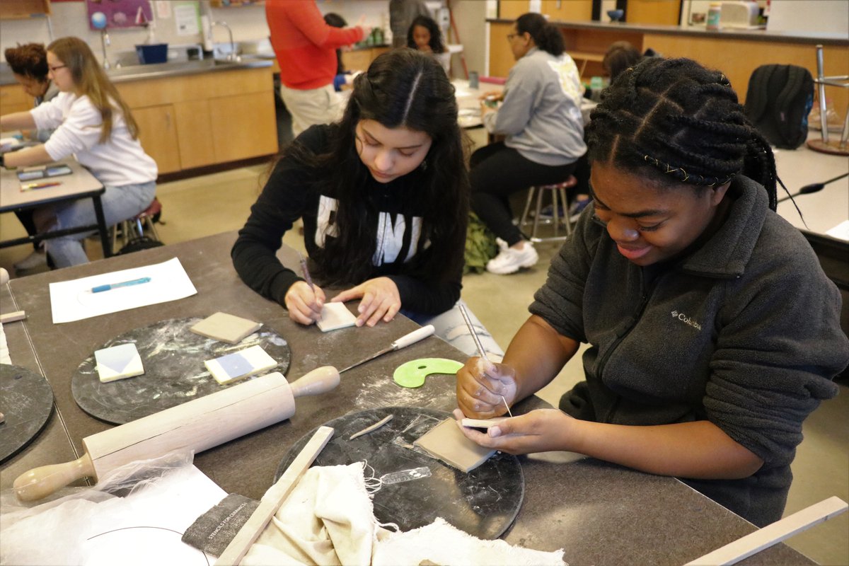 GrantBulldogs's tweet photo. Think you could hang with this ceramics crew? Ceramics students are getting creative with their "Hanging Tiles" project by creating interesting surfaces with paper/mishima stencils and sgraffito. https://t.co/HOVN3vM11c