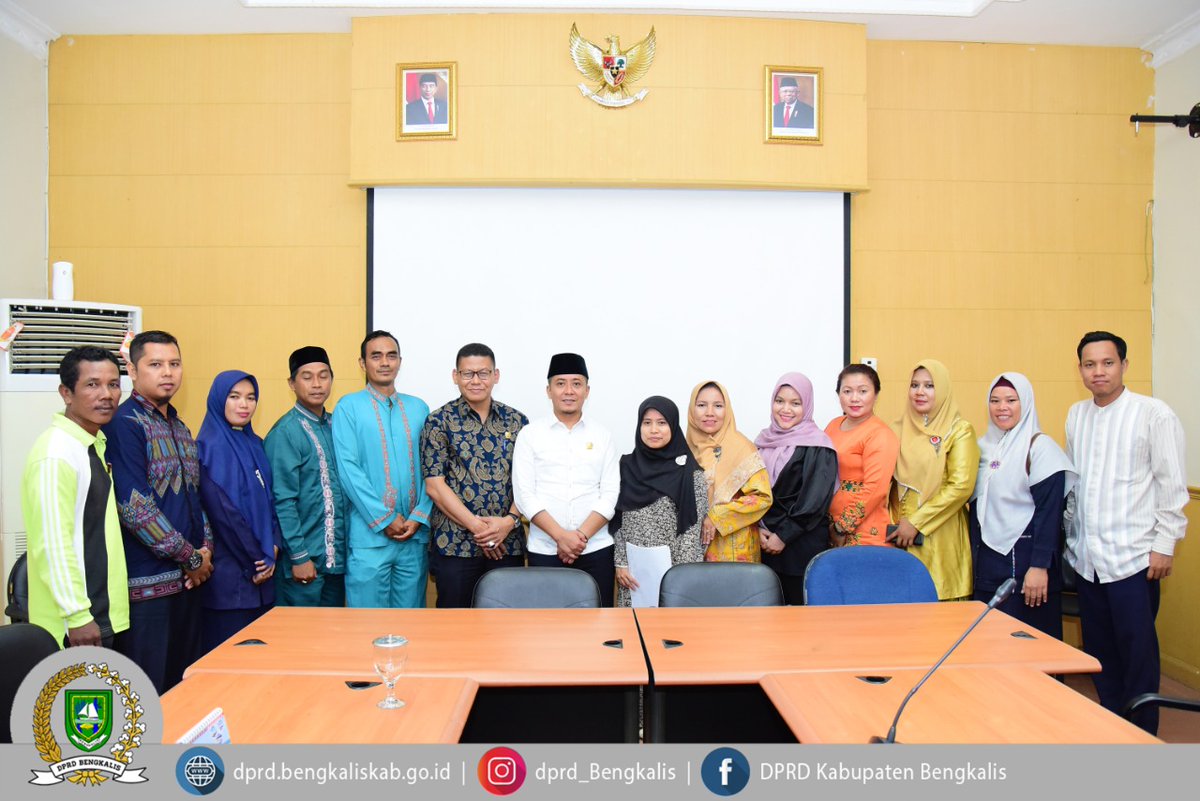 dprdbengkalis's tweet photo. Persatuan GTKHNK 35+ Sampaikan Aspirasi ke DPRD https://t.co/cU9EpLctAl https://t.co/4vYF6WtXZX