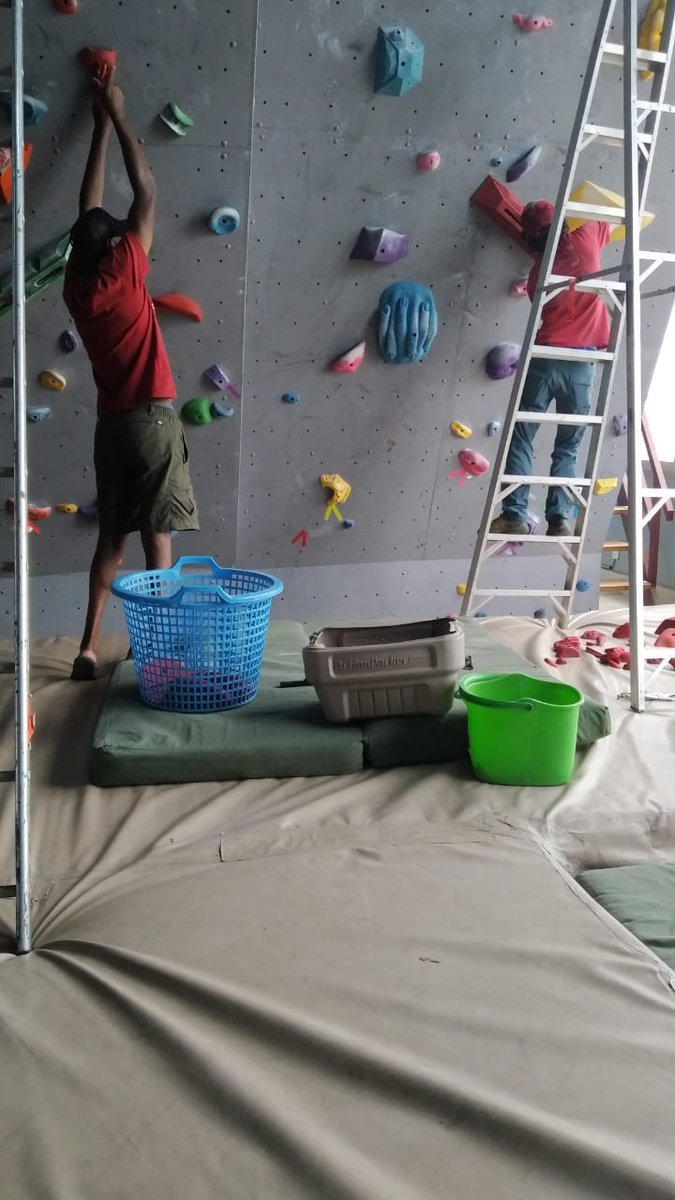 Samclimb254's tweet photo. More five routes and convinced Kristofer Fiore to set a special V5. All Boulder problems.
Come and try them four reds and one green.
#verticallife
#rockclimbing
#kenyanclimbers
#newroutes
#climbon https://t.co/LHp5nOLWT3