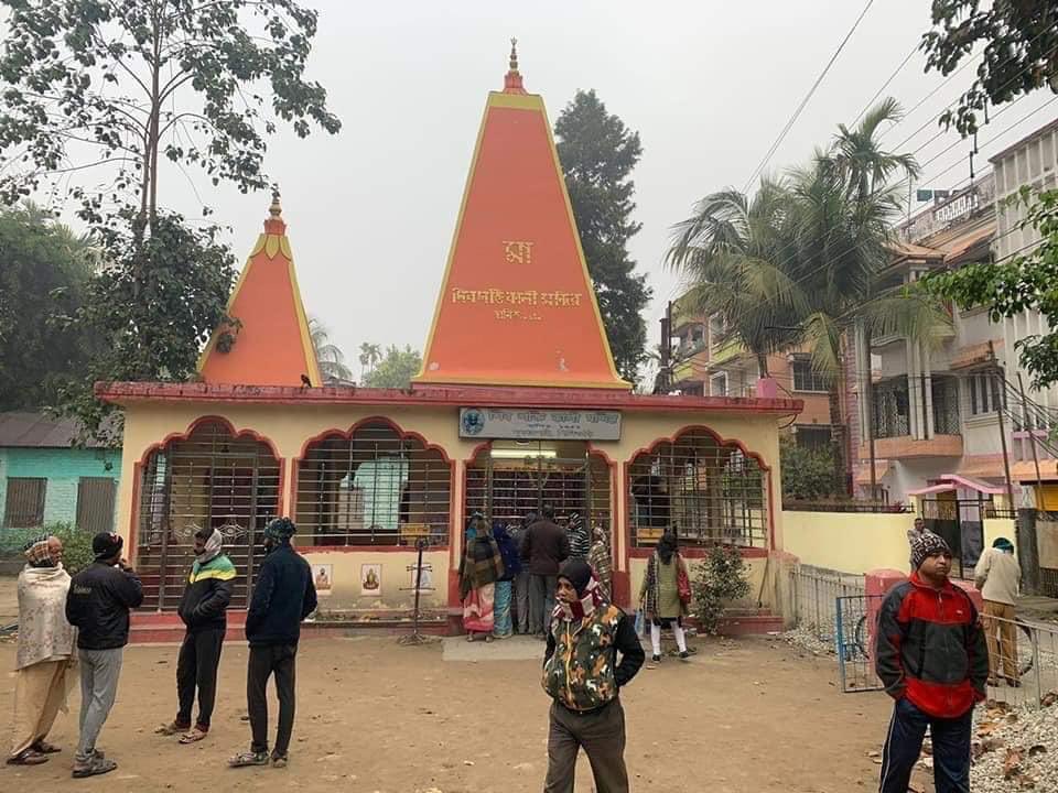 RoopDarak's tweet photo. Idol of Maa Kali at Gate Bazar Kali Mandir in Siliguri was demolished. Seculars won’t say anything on this. https://t.co/b9E1O3AOVH