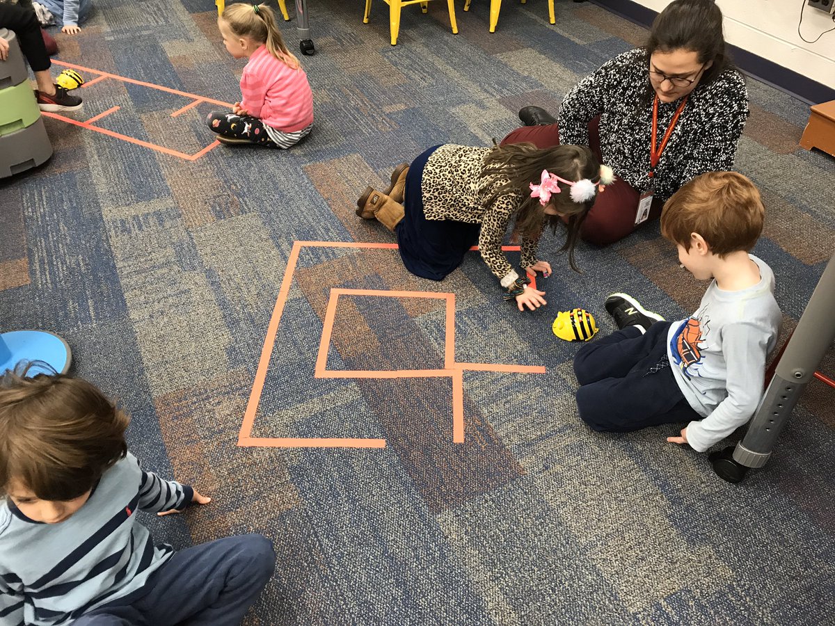 MrPicard_HES's tweet photo. Back to work after #fetc2020 and kindergarten is working on their coding skills with #BeeBot #HEStem #SparkLab #HappyHillendale https://t.co/jqKjzE8D7S