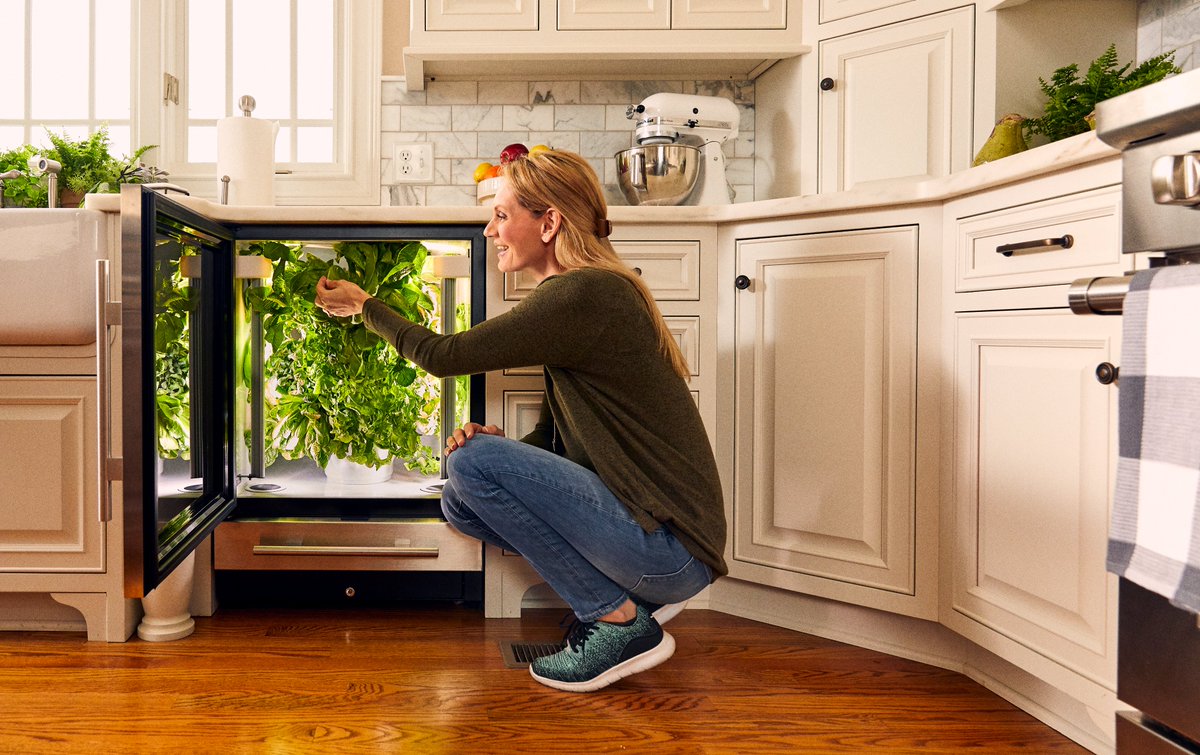 GroPod's tweet photo. @CES 2020 was a huge success for our team. We were fortunate to have the #GroPod Smart Garden be recognized by the @WashingtonPost as a leader in the consumer indoor agriculture industry. #PureProduce

Shout out to @LeytonUSA for sponsoring our booth! 

https://t.co/U4smbkfSwa https://t.co/G2OoQp2RWh