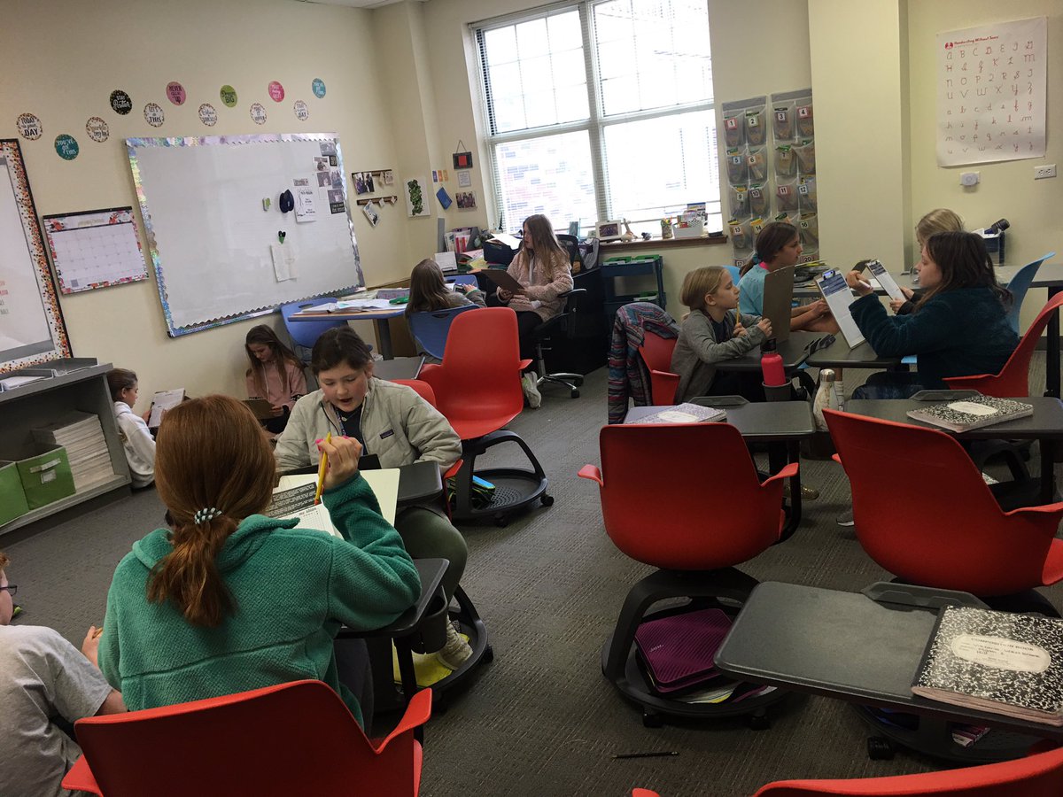 A little #battleship action to review coordinate grids today! <a href="/LeidnerScience/">𝕄𝕖𝕝𝕚𝕤𝕤𝕒 𝕃𝕖𝕚𝕕𝕟𝕖𝕣</a> <a href="/moranstx/">Skip Moran</a> <a href="/MISHPISD/">MIS HPISD</a>