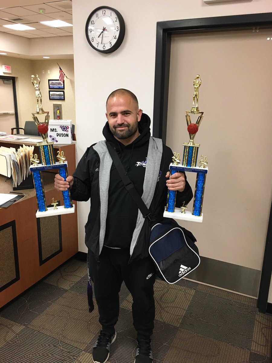 Melva taking home 1st place in Trojan Classic Tournament in Yermo! Fantastic job to our players and coaches for this big win!!🏆<a href="/principalMDAE/">Kathy Youskievicz</a> @mdae_aesd_henao @DrAmy_AESD_Supt @AESD_ChiefHR @AESDmohindra