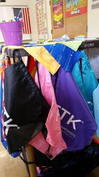 CMMSMiniTHON's tweet image. SWAG carts will be rolling out today during I&amp;amp;E! We have bags, headbands, necklaces, hydroflasksksk stickers, yowies, bandanas and MORE!!  💙😀