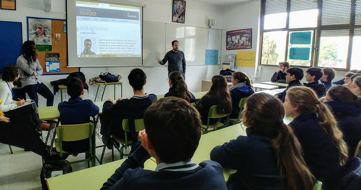 oseolimpiada's tweet photo. El director de la Maison de la Gare está en España ¿Lo recordáis? Issa Kouyaté. Él es quien fundó este centro de acogida en Saint Louis. Issa Kouyaté quiere contar a todo el mundo lo sucede con los niños Talibé #estoydondepuedoayudar https://t.co/8NYsZ6VQIl