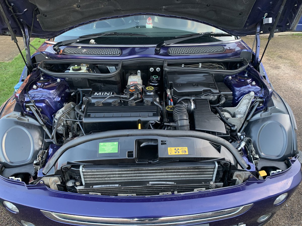 AliceCooperMini's tweet image. Back from Uncle Berts’ garage and I have a sparkly clean engine bay 😁. #garage #mini #minicooper #engine #miniengine #cleanengine #underthebonnet #clean