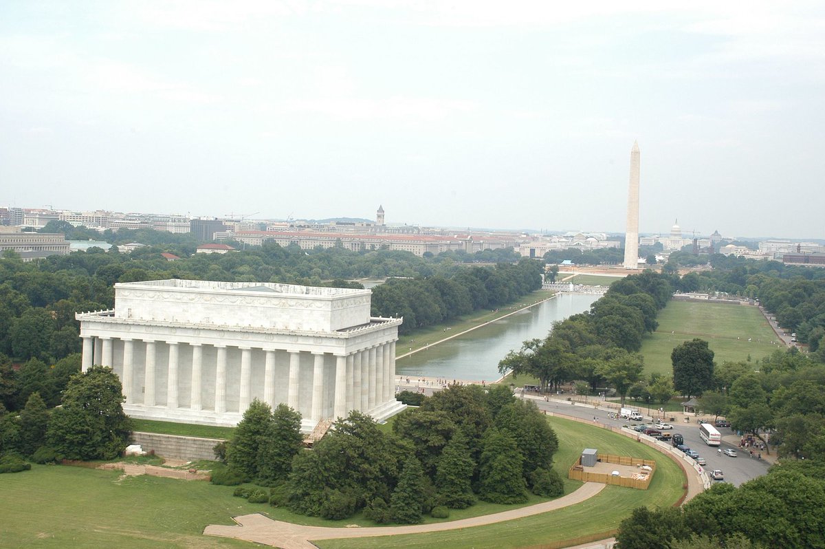 FSUFedRel's tweet image. Calling all current/former FSU students who have interned in DC! FSU Federal Relations would like to hear about your intern experience in DC and if your work benefited higher ed. generally or FSU specifically. Tweet/DM us a picture/video &amp;amp; a description of your work. #NolesatWork