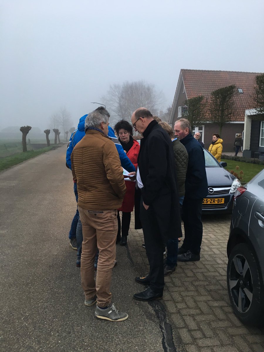 Raadsleden brengen bezoek aan Genderen. Goede indruk van dit mooie dorp.