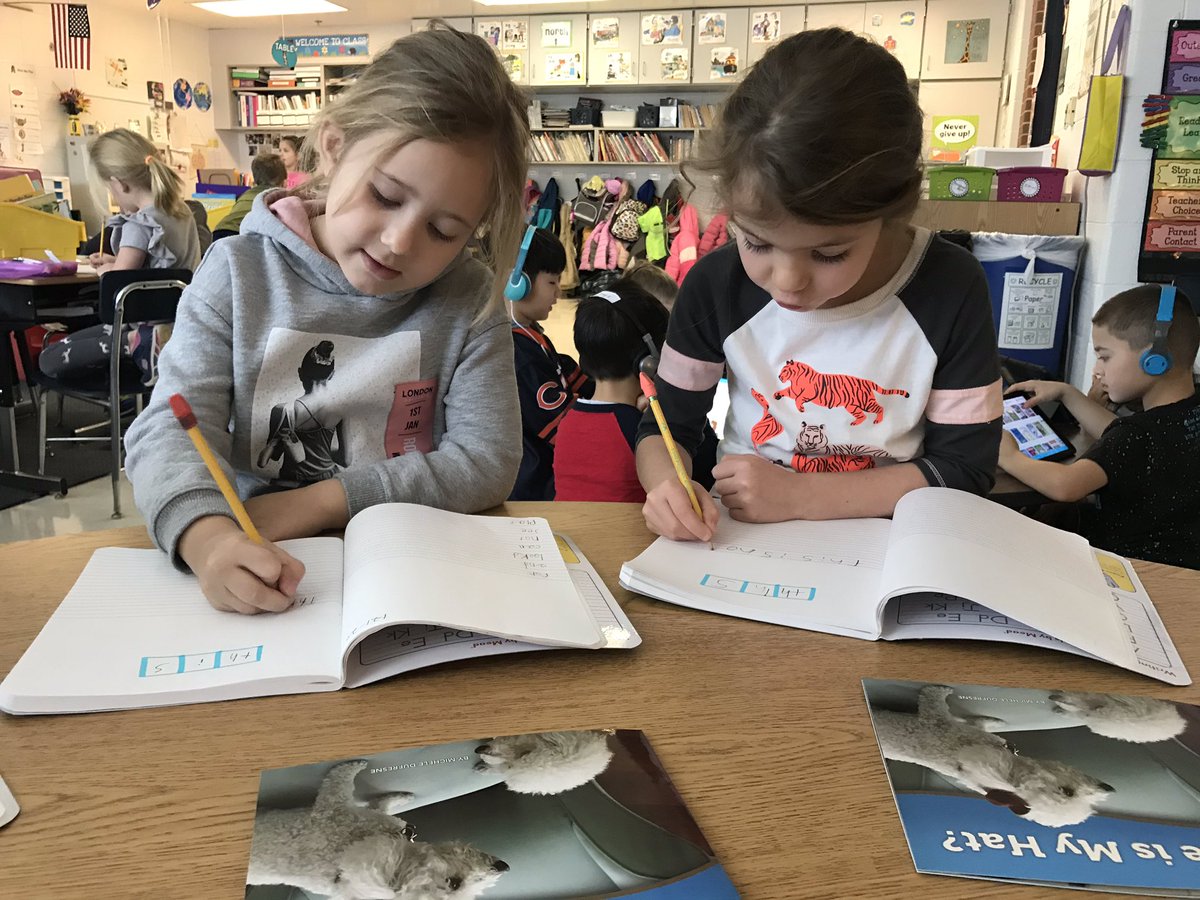 mrsstratton1's tweet photo. Sound boxes & sentence writing #guidedreading #wordword #greenbrier25 https://t.co/9dgVqEyYQP