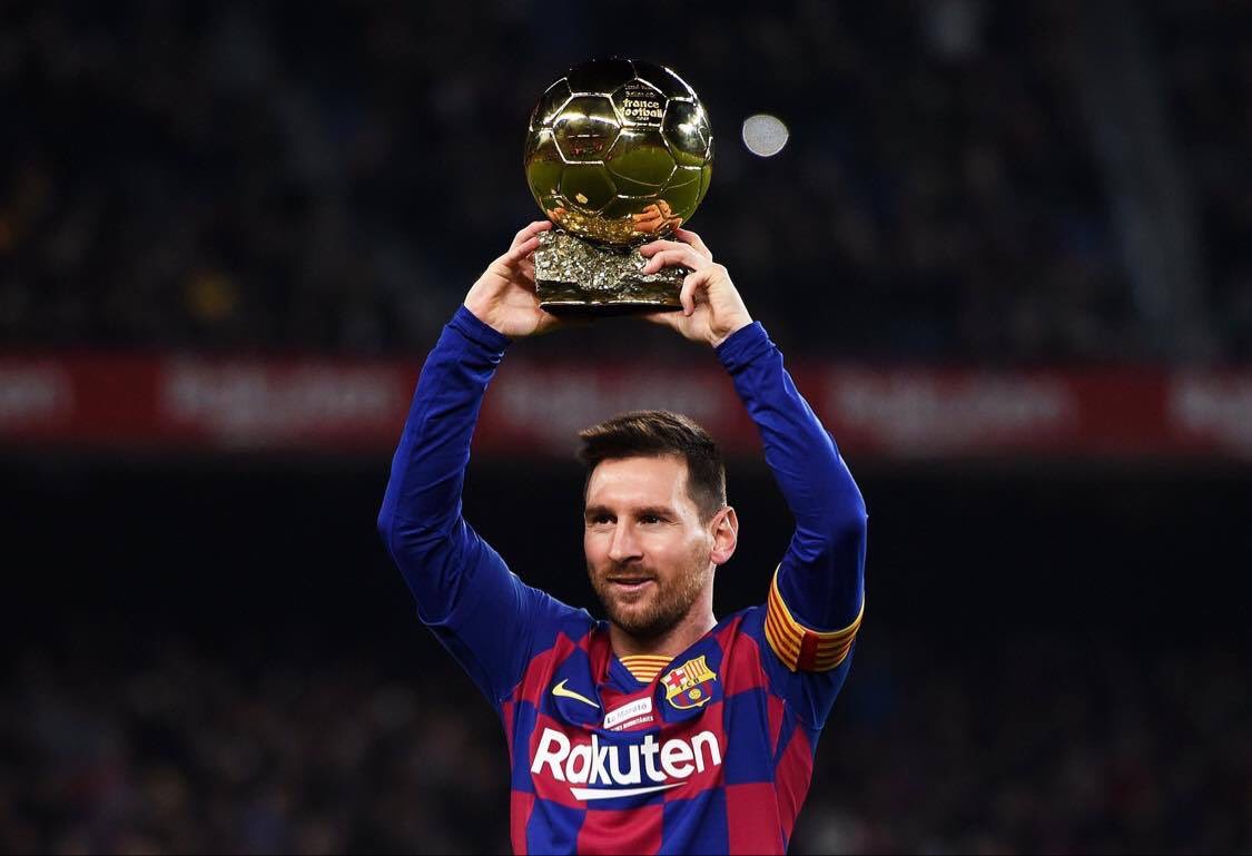 Les 500 derniers matchs de Lionel Messi avec le Barça (mouillez-vous la nuque 🥵)

358 victoires
89 nuls
53 défaites 
500 buts
200 passes décisives 

700 buts amenés en 500 matchs 😭😳