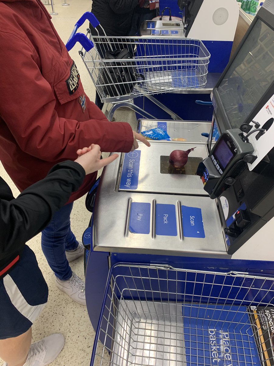 clackscsss's tweet photo. Tuesday youth group made burgers and cheesy nachos tonight. Learning to shop within a budget and how to make your money go further #shopcookeat #alwayslearning #Teamcsss https://t.co/KUGgEDj8L0