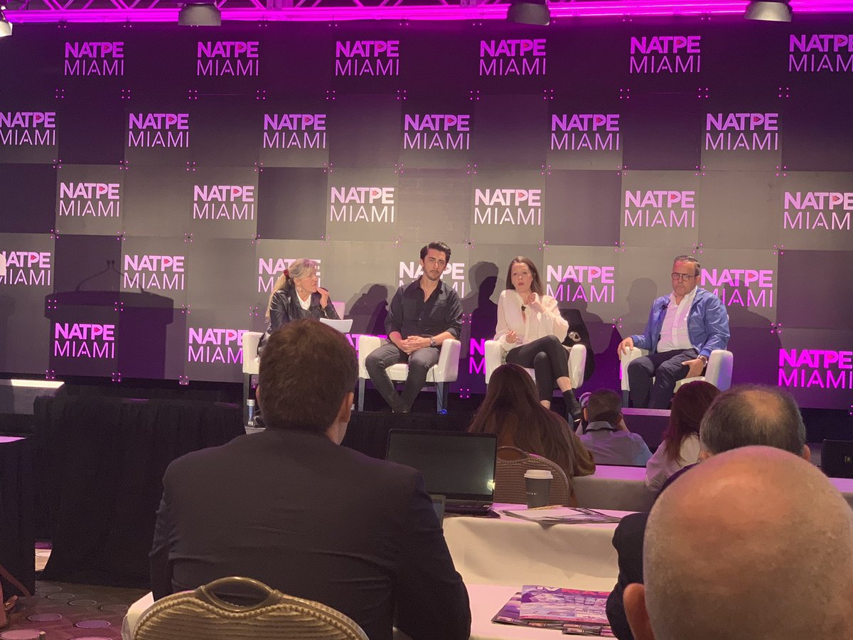 Hcoya's tweet photo. #Netflix: 4 de las 10 producciones más vistas en EEUU en esa plataforma durante 2019 fueron hechas en español #NAPTE https://t.co/50CDMuuz2Y