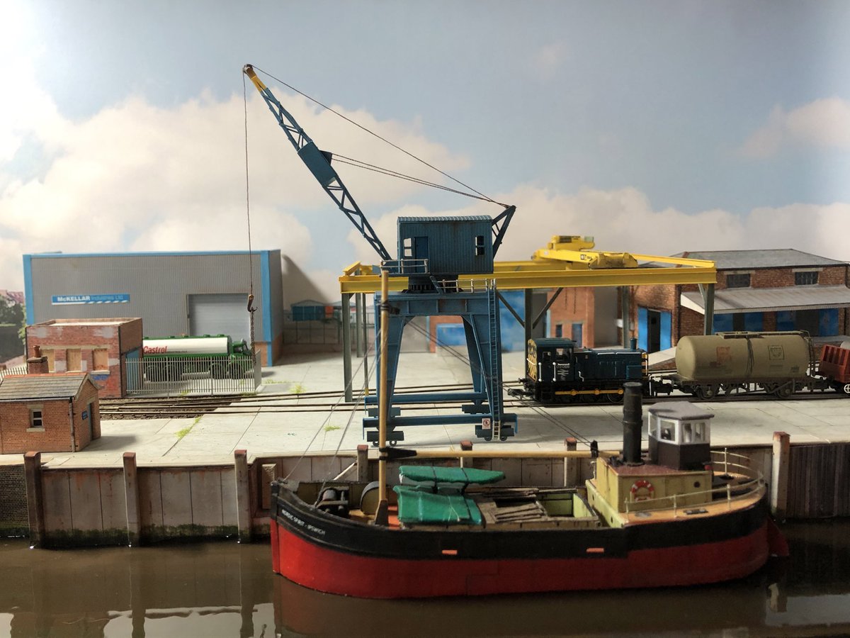 N_Amberfield's tweet photo. I’m pleased to report that 24hrs drying has achieved the results I was after with no milkyness #RealisticWater #EasternDock #NGauge https://t.co/baQMqrsMMg