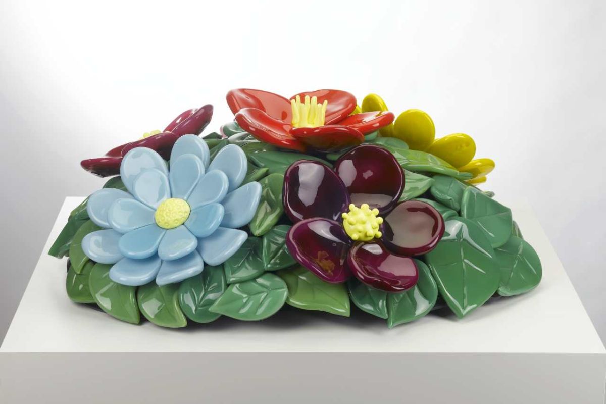Sculpture: Jeff Koons, Mound of Flowers No. 1, 1991. Glass. Collection Stedelijk Museum Amsterdam. Wall: Louise Lawler, Produced in 1988, Purchased in 1989, Produced in 1989, Purchased in 1993, (adjusted to fit), 1995/2010. Digital print on vinyl. Acquired in 2012. Collection Stedelijk Museum Amsterdam. Photo: Peter Tijhuis