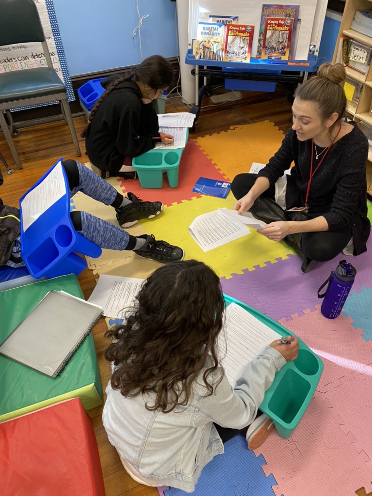 maura_darcy's tweet photo. Students in homeroom 201 are working together to study for their Nonfiction Unit Test tomorrow! This study guide will be useful to review tonight! 📋 #textstructure #textfeatures #mainidea #supportingdetails #annotating @WeehawkenTSD @SuzanneMera https://t.co/nngAhbz0JZ