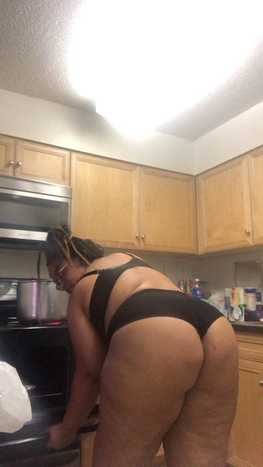 Goya, 28, Virginia https://t.co/dLPaRb8si5<a href="/tag/newprofilepic"class="tags"><span>#newprofilepic</span></a>