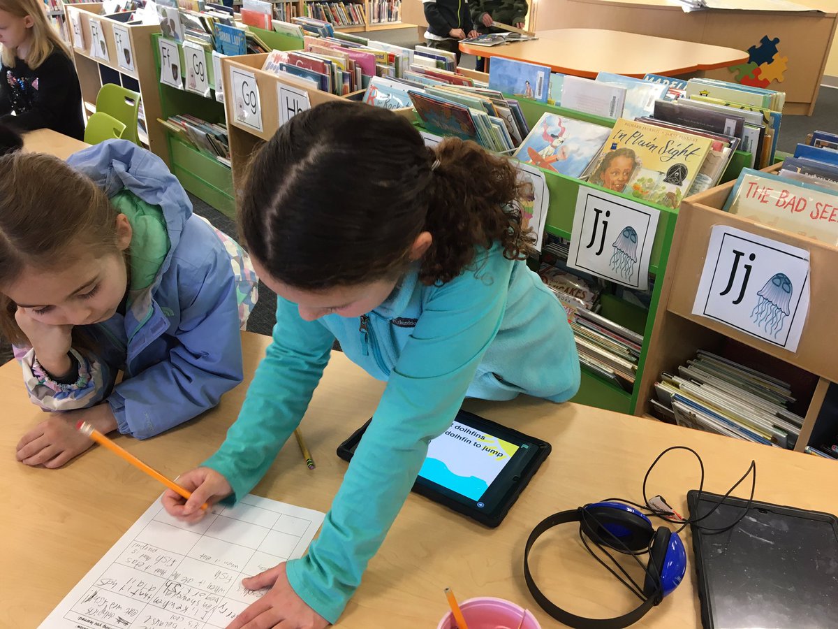 2nd graders giving peer feedback on their <a href="/ScratchJr/">ScratchJr</a> coded “All About” nonfiction projects. #WiltonWayCT #Tlchat #edtech <a href="/fkompar/">Fran Kompar</a>