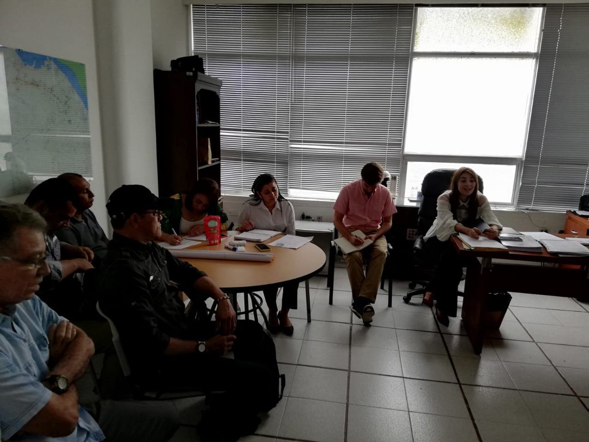 bermejo_lizette's tweet photo. Hoy con los silleros, preparamos todo para tener un Carnaval organizado y acorde con los requerimientos de calidad que este magno evento merece #SCUEP #soybaqordenada #carnaval2020 https://t.co/t8C02yQoYg