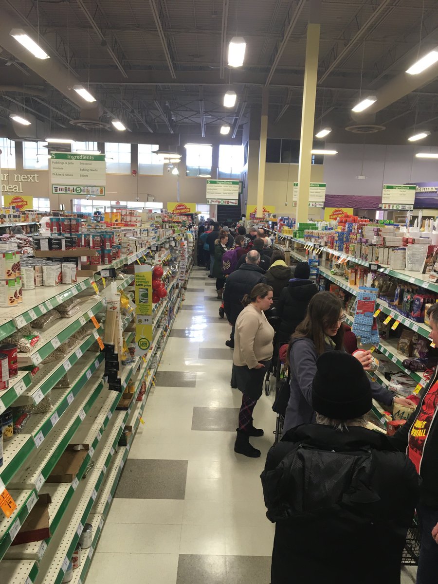 DaleJarvis's tweet image. Sobey’s passing out water to people in line, God bless ‘em.