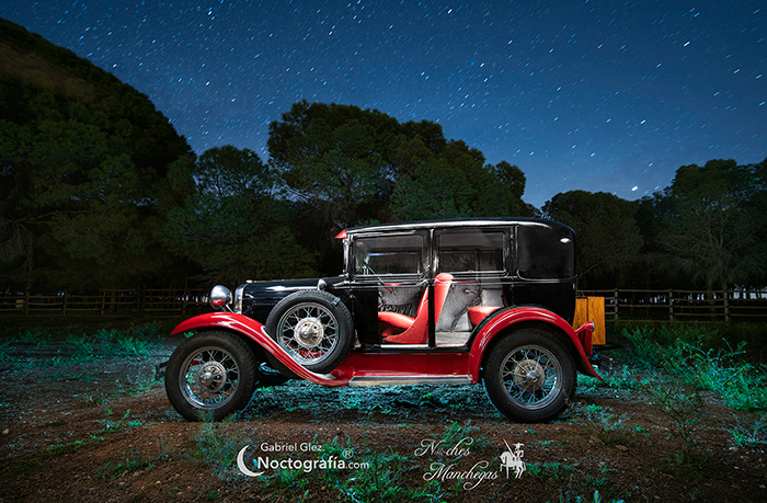 Noctografia's tweet photo. Ford A &amp; Light painting https://t.co/Bzx38JG35g https://t.co/mldBzsyYpw