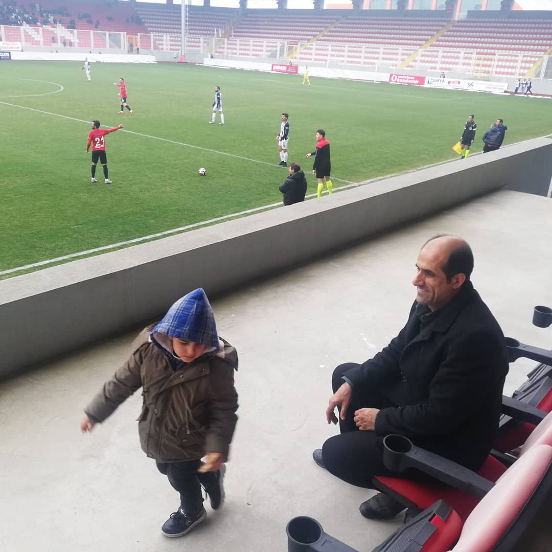 Çocuklar ölmesin, Çocuklar maça gelsin... 
#ahmeteumutolalım