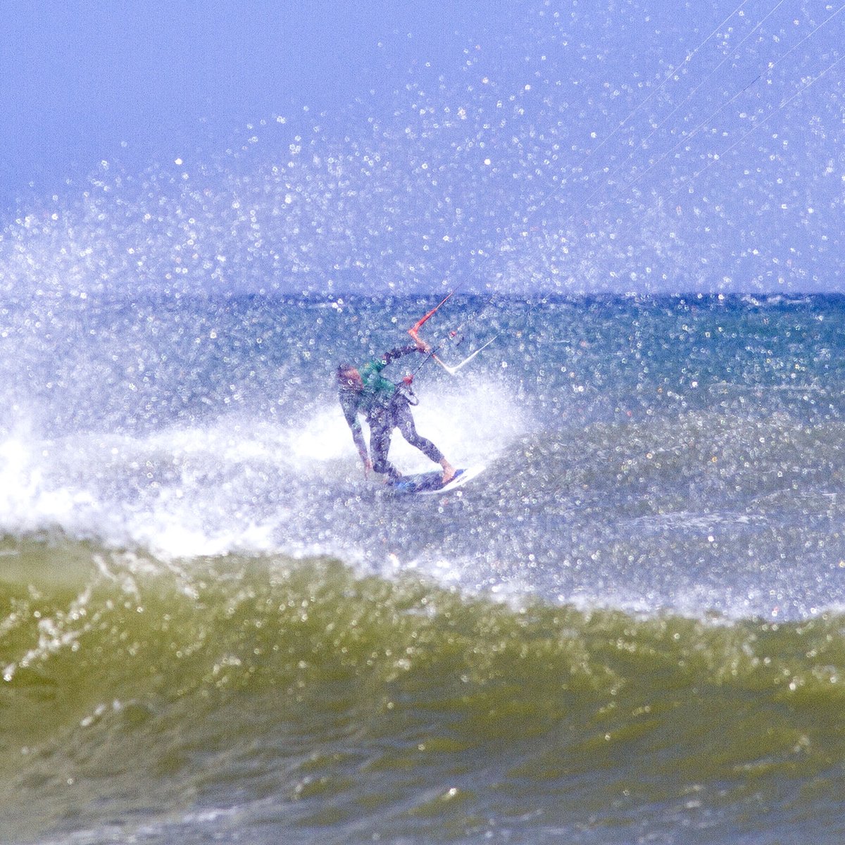 arnone_kite's tweet photo. Chase your dreams and go kitesurfing!
https://t.co/TGrvQ4esps

#kite #kitesurf #ineoleitrust #nowindnolife https://t.co/tjf0XuaXGs