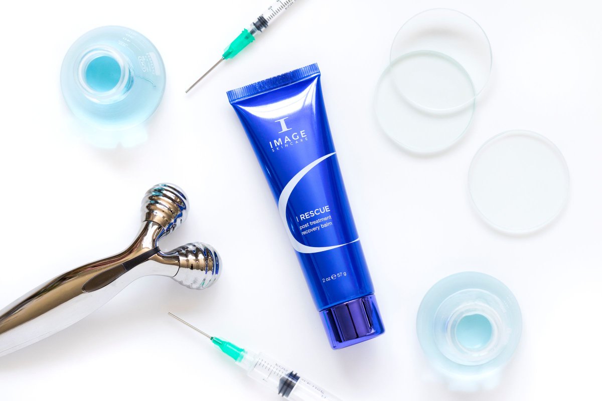 dorie_image's tweet photo. #ProTipTuesday

I RESCUE POST TREATMENT RECOVERY BALM

PRO TIP: Apply post advanced peel and non-ablative light treatments. It is recommended to use the I RESCUE post treatment recovery balm on the first evening or following morning after treatment. https://t.co/rFfIYKb3VK