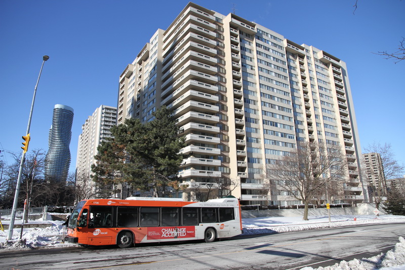 RealTorMarina's tweet photo. Renovated 2 bedroom + den condo for RENT in Mississauga, near SquareOne, see more:
https://t.co/5F6o155PJv
#RealEstate #CondoForRent #Mississauga #MississaugaRealtor #Kaneff #SquareOne #MississaugaTransit #Miway #GoodRealtor https://t.co/nkEXuzXV7b