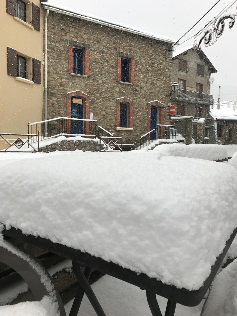 LesAnglesSki's tweet image. ❄️❄️❄️❄️ Petit point Neige ❄️❄️❄️❄️
A 14h sur le bas de station @LesAnglesSki 
Et il neige ❄️ toujours !!
Dame nature est généreuse......
TOP Week-end en perspective !!!

[WEBCAM LIVE] lesangles.com