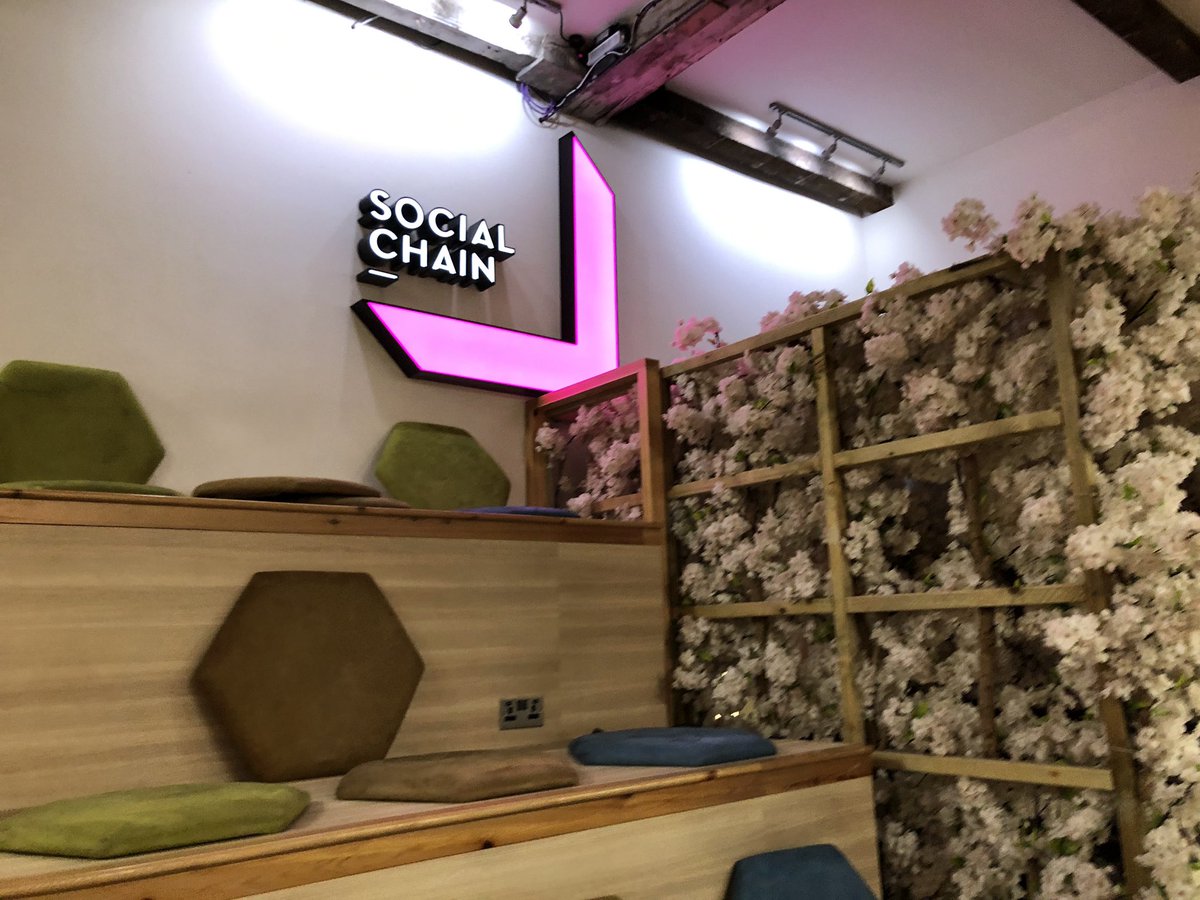 AzarNorman's tweet photo. Enjoying Today’s office whilst training 👌🏽 @SCMedia @digitalboostmcr #perfecthosts https://t.co/Ytr73du6sR