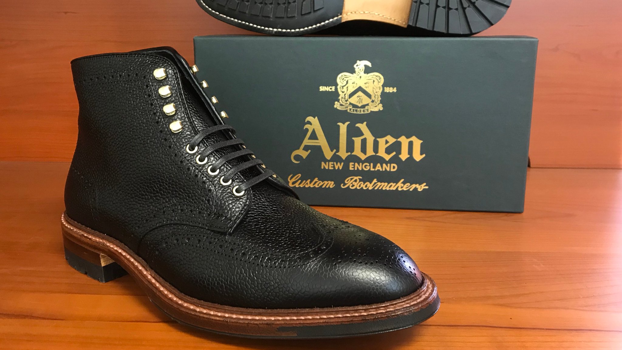 the shoe mart alden