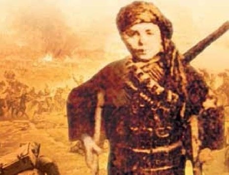 14 yaşındaki Antepli Mehmet Kamil "100 yıl önce bugün (21 Ocak 1920'de), Fransızların, annesi Hatice Hanım'ın peçesine uzanan ellerini kırmak ve onlara mukavemet göstermek amacıyla şehit olmuş bir Türk gencidir. Şehit Kamil'in şuuruyla, nice 100 yıllara...#Gaziantep
#21Ocak1920