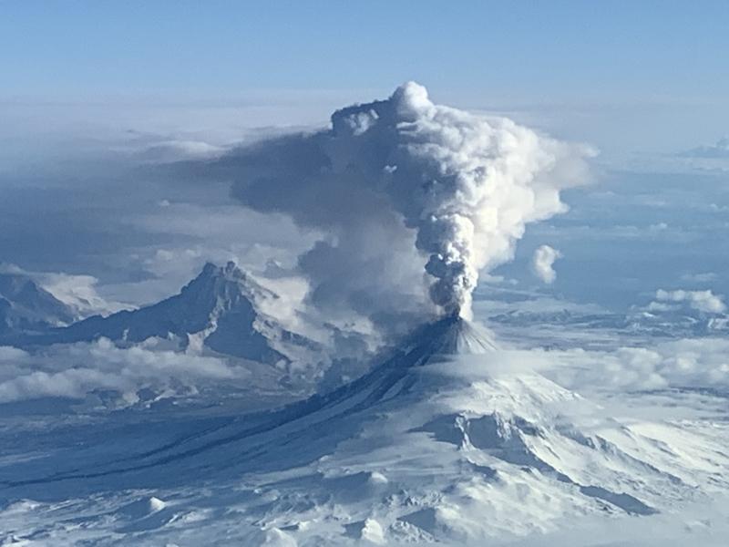 uafairbanks's tweet image. Smoke! Lava! Ash plumes! Weekend activity at Shishaldin Volcano had it all, and @alaska_avo has the pictures to prove it. Woodsen Saunders photo #NaturallyInspiring
avo.alaska.edu/volcanoes/acti…