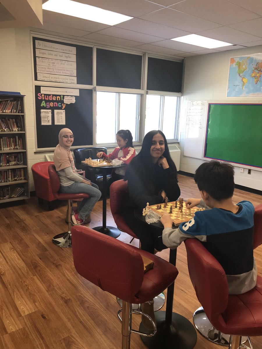 MrsGalanopoulos's tweet photo. @GlenwoodGriffin @MrsGalanopoulos Chess Club has begun!!! https://t.co/gHFtZIpSP1