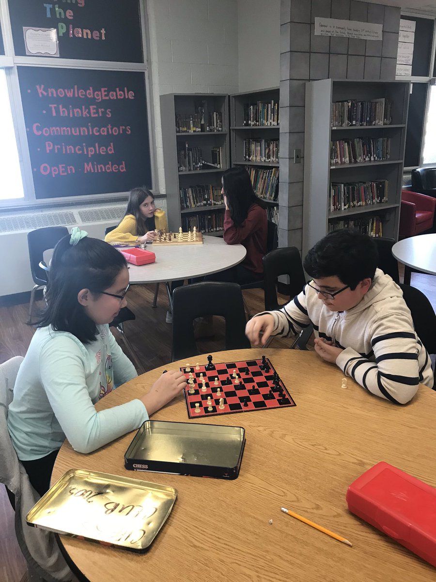 MrsGalanopoulos's tweet photo. @GlenwoodGriffin @MrsGalanopoulos Chess Club has begun!!! https://t.co/gHFtZIpSP1