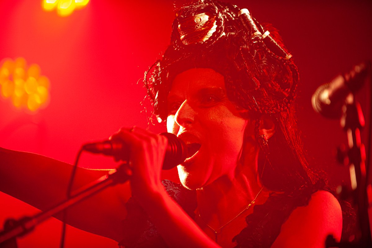 gelgiacaduff's tweet photo. Thanks Chrissi for this wonderful live-foto from last week! 

#gelgiacaduff #heartstrings #gothic #indie #rockopera #alternative #theatre #newwave #darkmusic #newmusicalert #originalmusic #newsongs #upandcomingartist #singersongwriter https://t.co/GG17WHqA5H