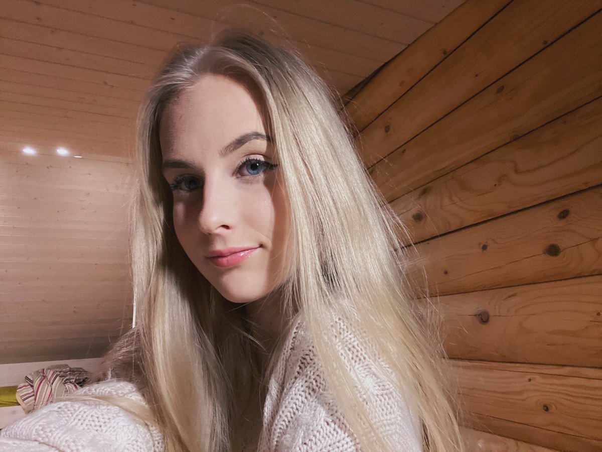 happierseavcy's tweet photo. Daniel is the purest and kindest soul on earth and iβm so happy i discovered him and the band about 2 years ago, because he has brought so much happiness into my life since then. you deserve the best daniel, I love you and adore you <3 β₯οΈ
#selfiesfordaniel @SeaveyDaniel https://t.co/SRCPMnElqQ