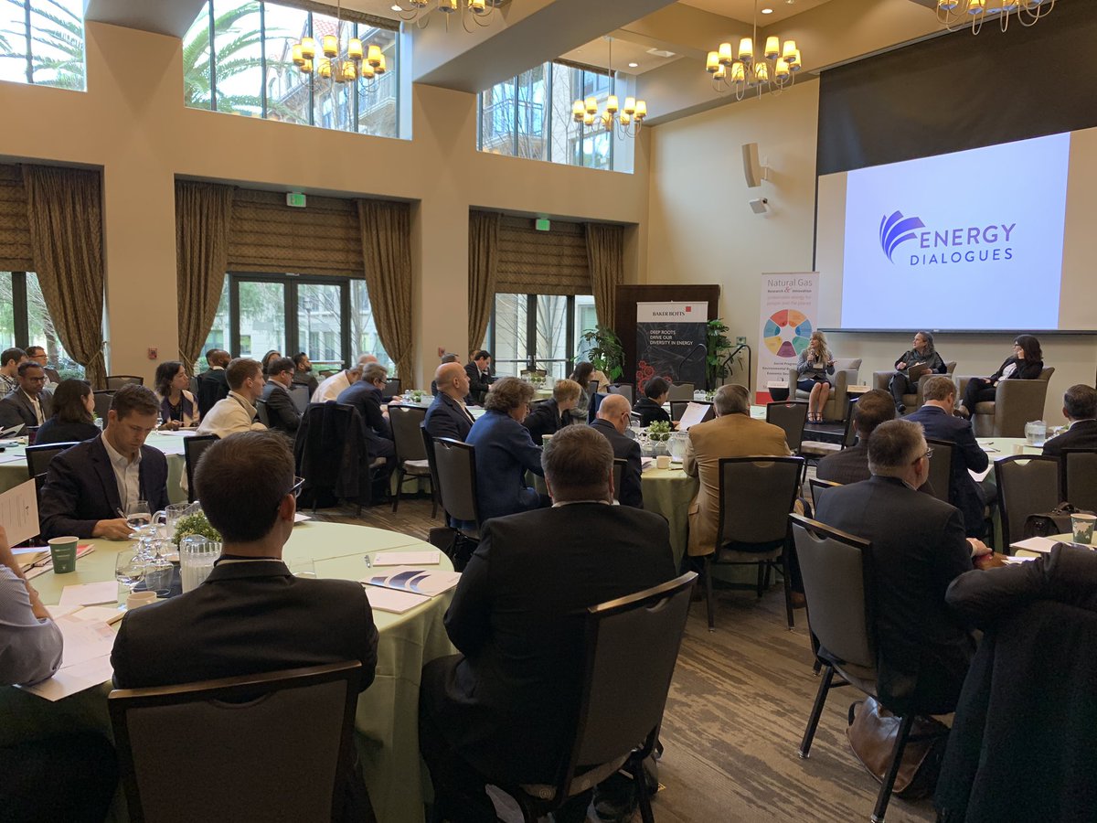 Energy_Dialogue's tweet photo. San Francisco #energydialogues is off to a great start. Important conversation on #decarbonization #lowcarbon #natgas #energydemand #electricity with @californiapuc @StanfordEnergy @NaomiBoness @inesliaz Also - we have a #wanel - an all-women panel in #energy 😊@Energy_Dialogue https://t.co/0peTzdTndR