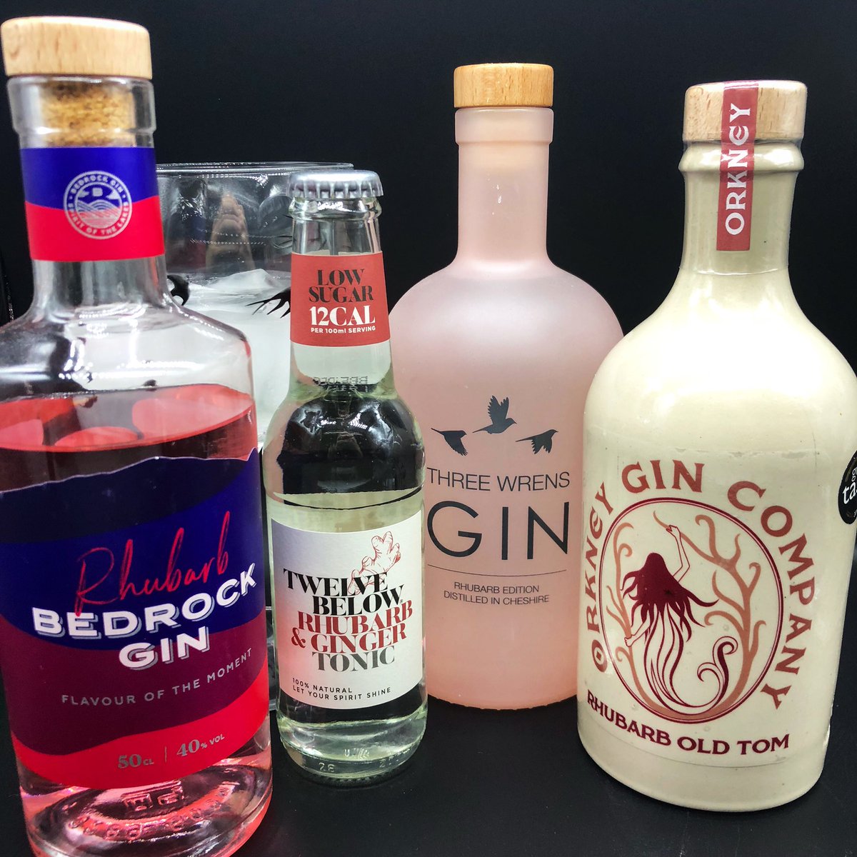 🍸TONIGHT’S TASTING🍸

<a href="/twelvebelow/">Twelve Below</a> Tonic recommended that their Rhubarb &amp; Ginger Tonic makes a perfect pairing with <a href="/OrkneyGin/">Orkney Gin Company</a>’s Rhubarb Old Tom, so we’re trying it for ourselves, and with Three Wrens Gin &amp; <a href="/GinBedrock/">Bedrock Gin</a>! 👌

❓Are you a rhubarb gin fan? Do you have any faves?