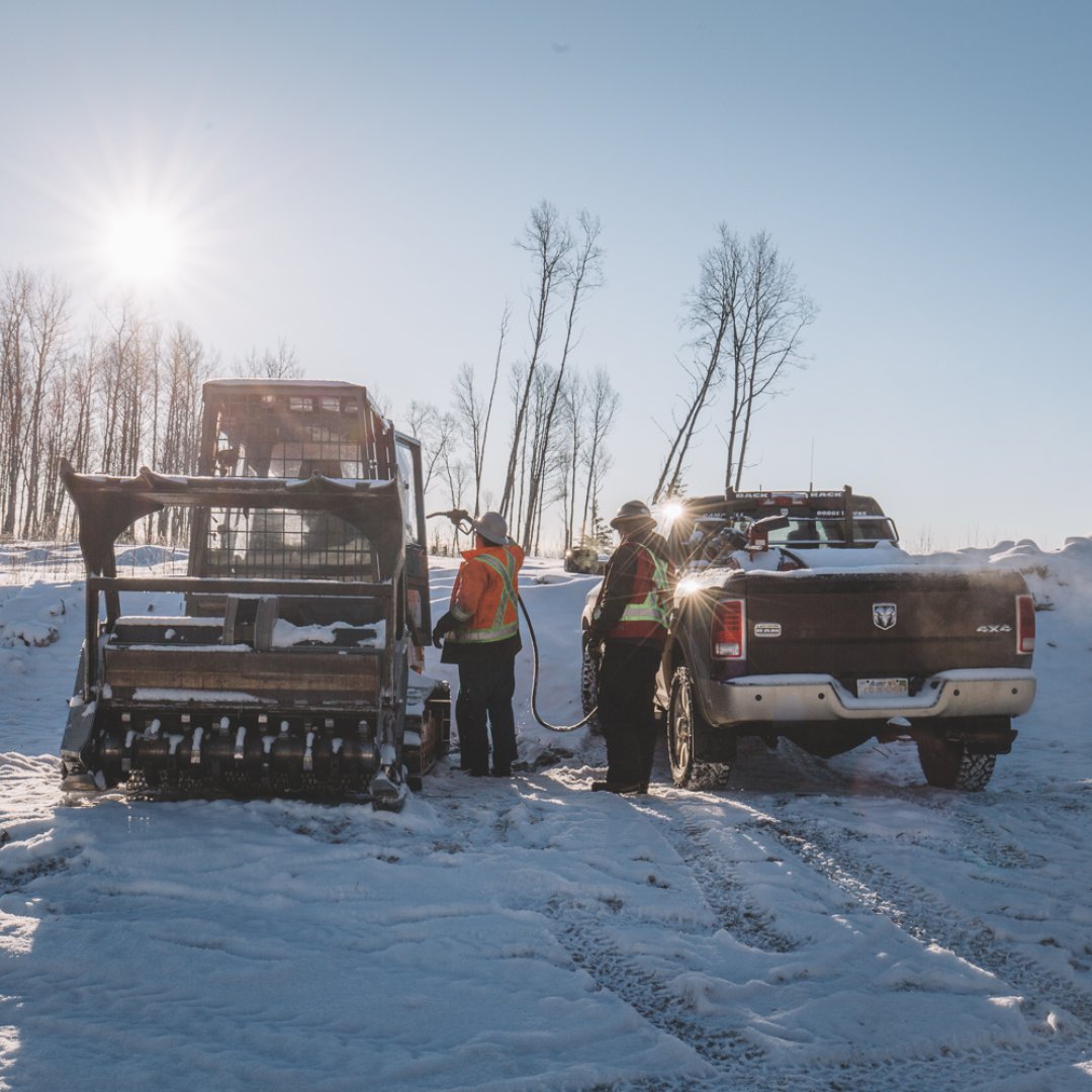 cngcontainers's tweet photo. The worksite can get really cold... Check out our website to see what weatherproof options we can provide. https://t.co/l9cIYpFJ4i